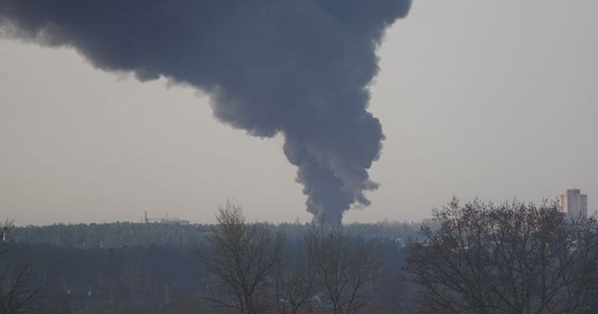 У Брянской області загорілися резервуари з нафтопродуктами