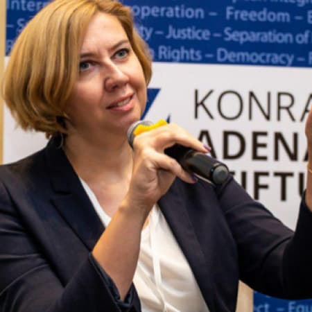 Journalist and CEO of the Institute of Mass Information Oksana Romaniuk refuses to receive the German prize at the same time as the Russian