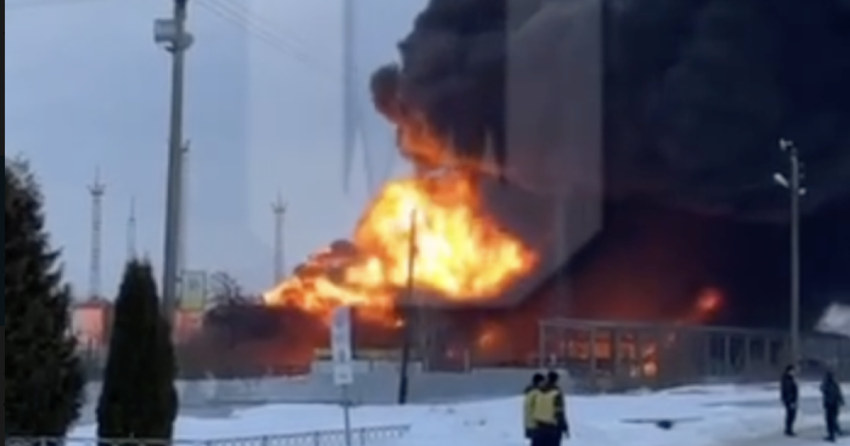 Ukrainian drones attack Russian oil depots in St. Petersburg and Bryansk region in Russia