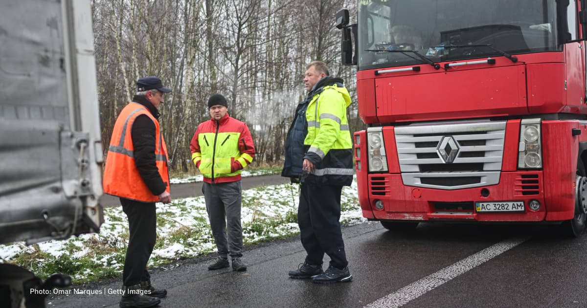 Polish farmers protesting on the border with Ukraine dumped grain from Ukrainian trucks