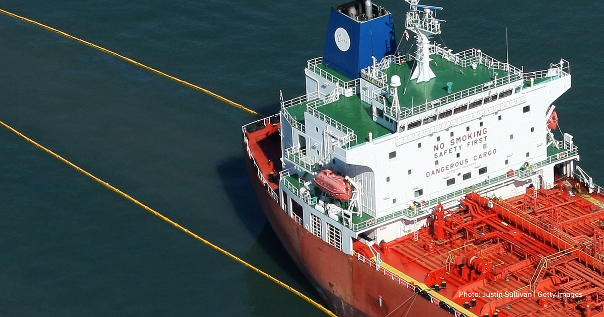 Bloomberg: US Sanctions cause almost half of oil tankers to grind to a halt