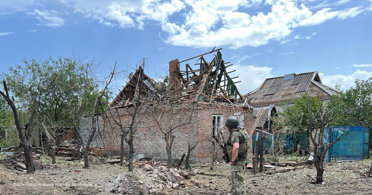 Four people are killed and 14 others are injured in shelling in the Donetsk region.